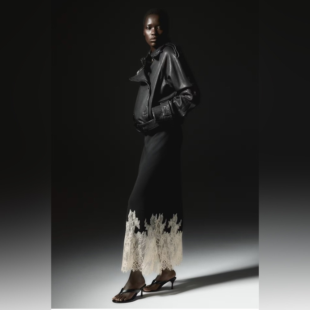 NWT H&M Lace-Trimmed Satin Skirt.Black With Cream Lace Hem Sz S